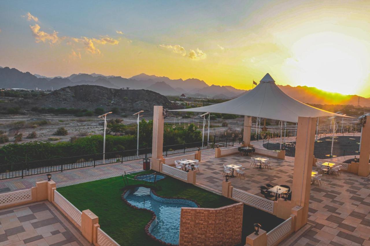 Hatta Guest House Bagian luar foto