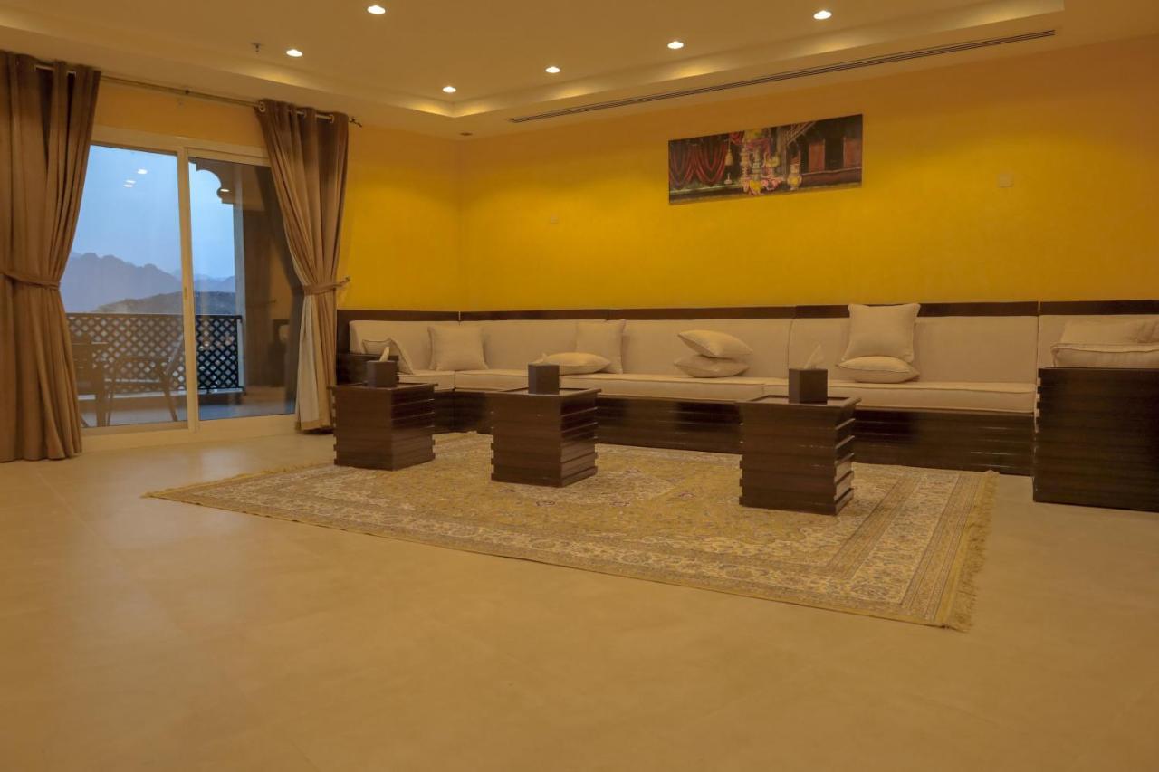 Hatta Guest House Bagian luar foto