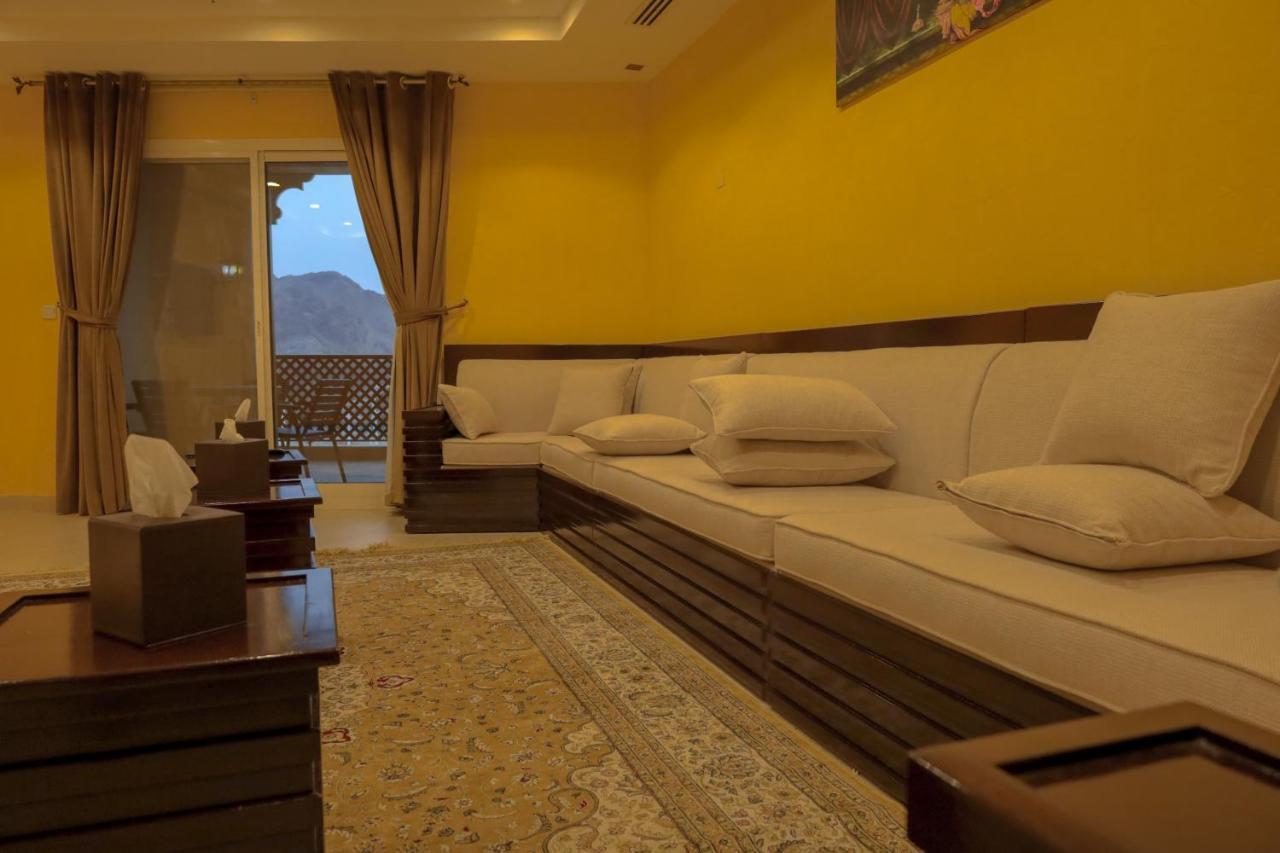 Hatta Guest House Bagian luar foto
